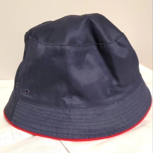 NWT LE CHATEAU CANVAS BUCKET HAT CASUAL LIGHTWEIGHT NAVY BLUE RED WOMENS RARE - Picture 2 of 7